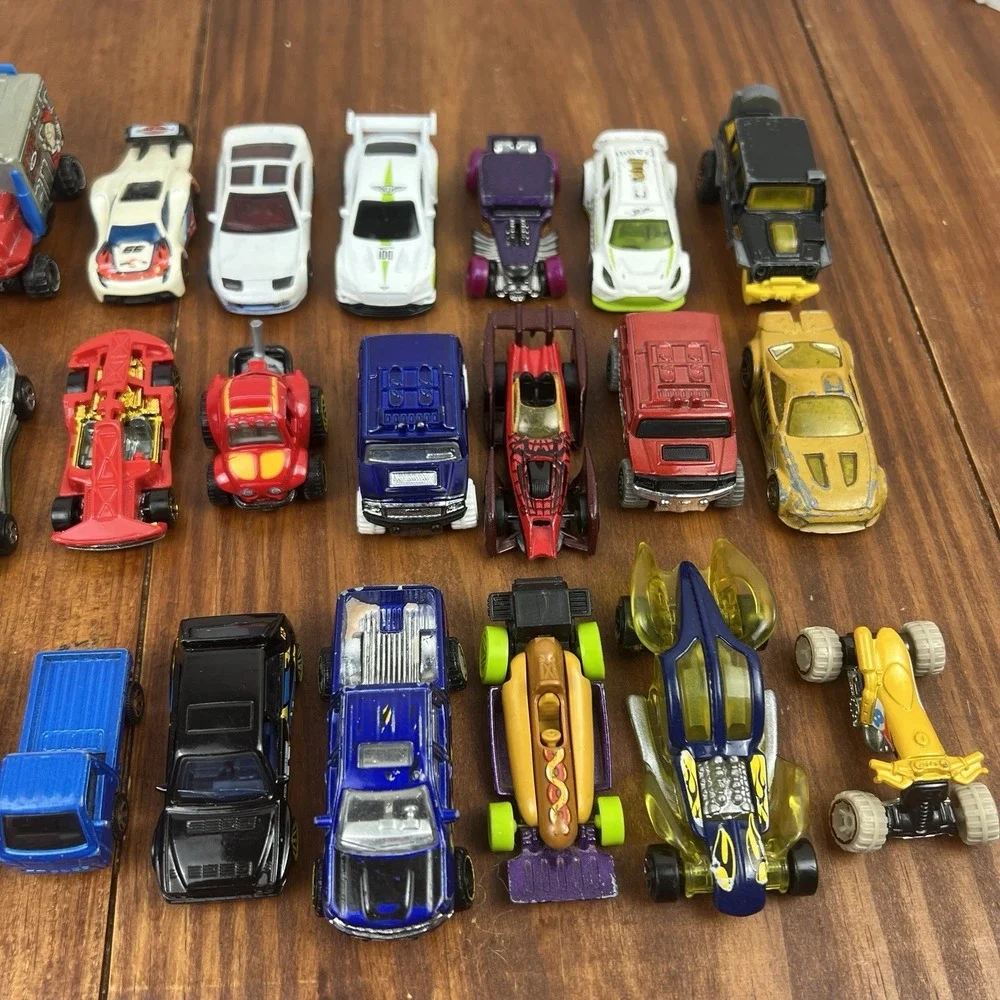 HOT WHEELS VINTAGE LOT OF 31 LOOSE CARS 2+‎ LBS TOY MODEL BIRTHDAY PRESENT GIFT